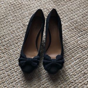 B Makowsky black shoes